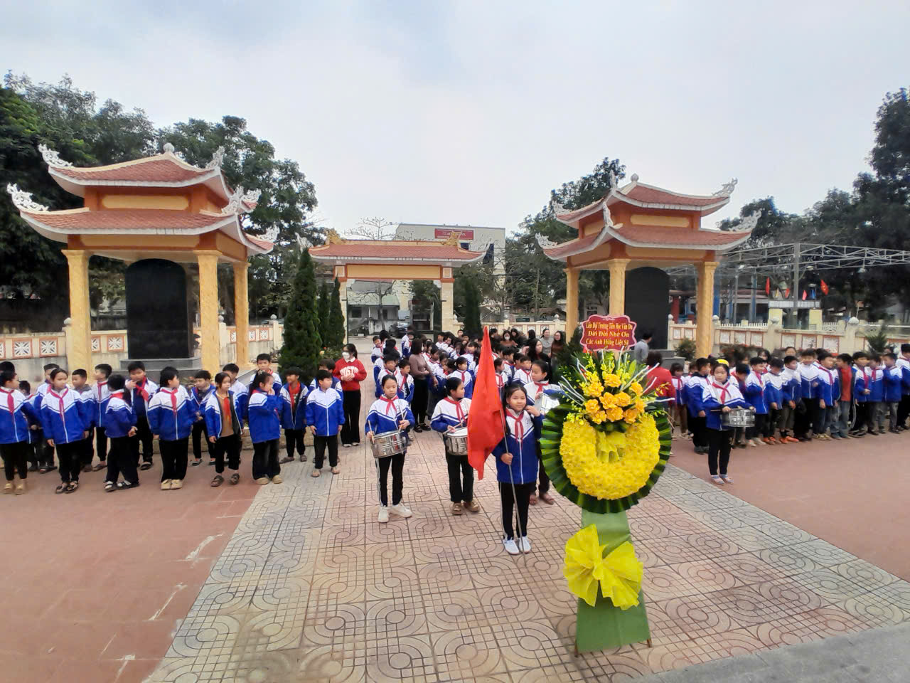 Anh-tin-bai